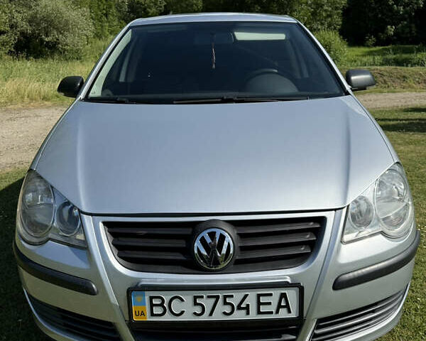 Серый Фольксваген Поло, объемом двигателя 1.39 л и пробегом 133 тыс. км за 4500 $, фото 1 на Automoto.ua
