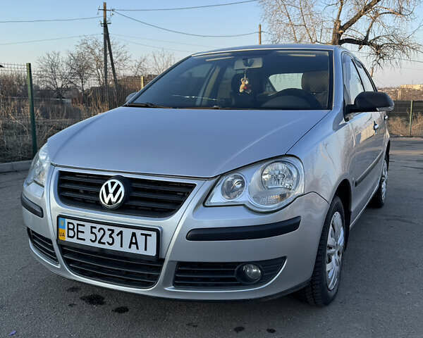 Серый Фольксваген Поло, объемом двигателя 1.39 л и пробегом 137 тыс. км за 4300 $, фото 1 на Automoto.ua