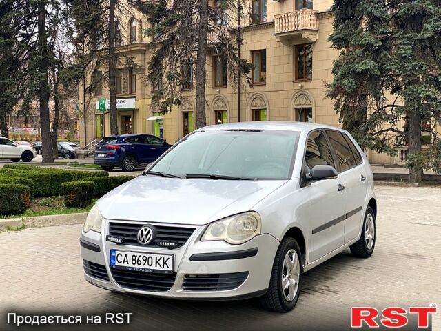 Серый Фольксваген Поло, объемом двигателя 1.4 л и пробегом 100 тыс. км за 2550 $, фото 1 на Automoto.ua