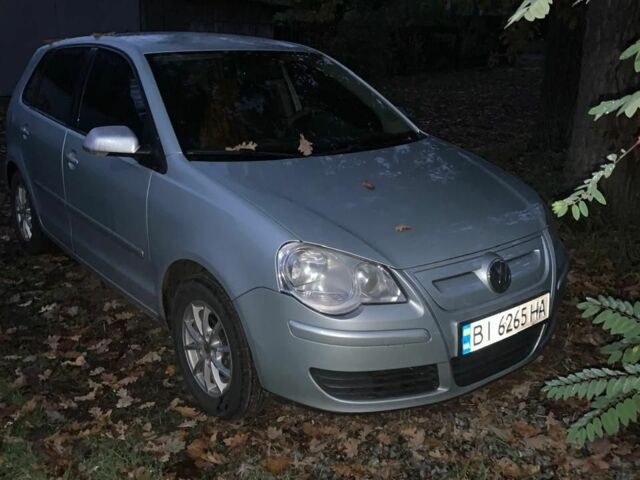 Серый Фольксваген Поло, объемом двигателя 1.4 л и пробегом 330 тыс. км за 4200 $, фото 1 на Automoto.ua