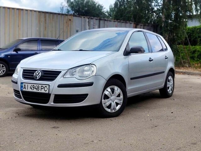 Серый Фольксваген Поло, объемом двигателя 1.4 л и пробегом 283 тыс. км за 4100 $, фото 1 на Automoto.ua