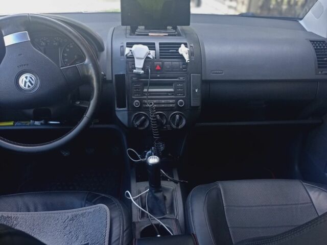 Серый Фольксваген Поло, объемом двигателя 1.4 л и пробегом 230 тыс. км за 4900 $, фото 1 на Automoto.ua