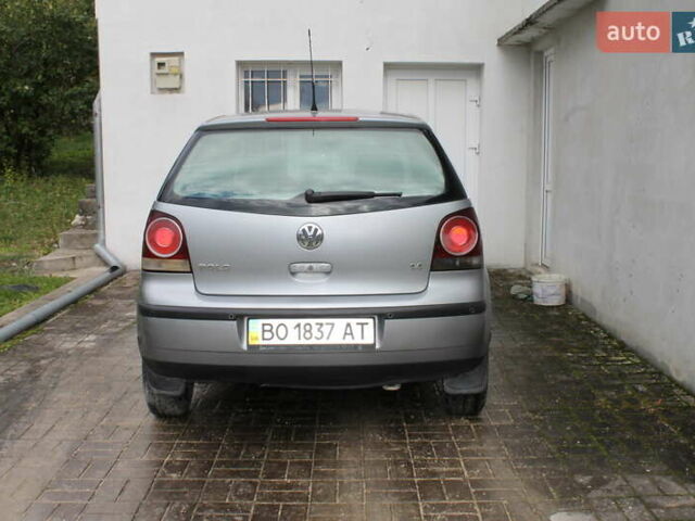 Серый Фольксваген Поло, объемом двигателя 1.4 л и пробегом 263 тыс. км за 4500 $, фото 1 на Automoto.ua