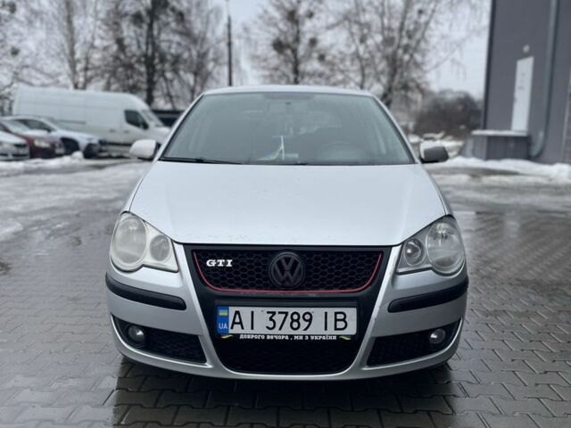 Серый Фольксваген Поло, объемом двигателя 1.4 л и пробегом 312 тыс. км за 4500 $, фото 1 на Automoto.ua