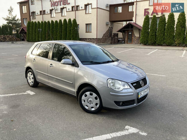 Серый Фольксваген Поло, объемом двигателя 1.39 л и пробегом 201 тыс. км за 4350 $, фото 1 на Automoto.ua