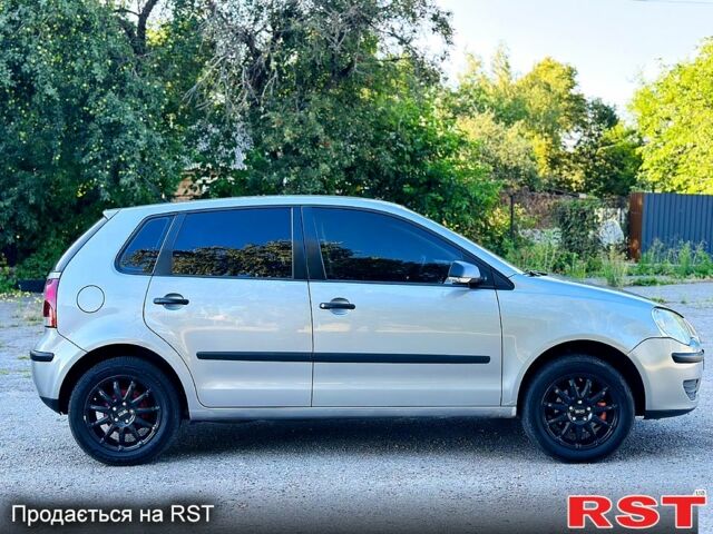 Серый Фольксваген Поло, объемом двигателя 1.4 л и пробегом 170 тыс. км за 5999 $, фото 1 на Automoto.ua