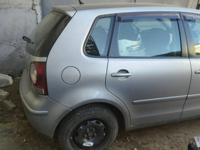 Серый Фольксваген Поло, объемом двигателя 1.4 л и пробегом 350 тыс. км за 2222 $, фото 1 на Automoto.ua