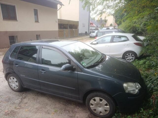 Серый Фольксваген Поло, объемом двигателя 1.4 л и пробегом 250 тыс. км за 5700 $, фото 1 на Automoto.ua