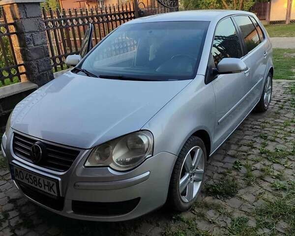 Серый Фольксваген Поло, объемом двигателя 1.2 л и пробегом 183 тыс. км за 5500 $, фото 1 на Automoto.ua