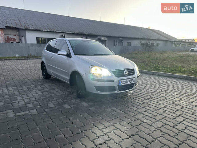 Сірий Фольксваген Поло, об'ємом двигуна 1.42 л та пробігом 223 тис. км за 4700 $, фото 1 на Automoto.ua
