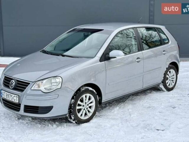 Серый Фольксваген Поло, объемом двигателя 1.4 л и пробегом 159 тыс. км за 5200 $, фото 1 на Automoto.ua