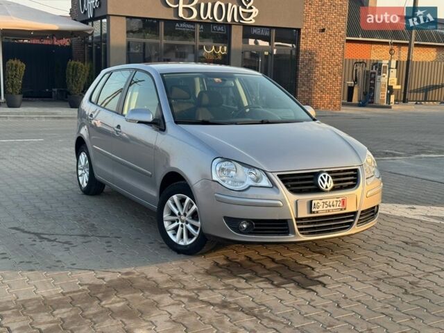 Сірий Фольксваген Поло, об'ємом двигуна 1.6 л та пробігом 196 тис. км за 6999 $, фото 1 на Automoto.ua