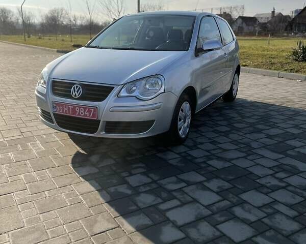 Серый Фольксваген Поло, объемом двигателя 1.6 л и пробегом 127 тыс. км за 5499 $, фото 1 на Automoto.ua