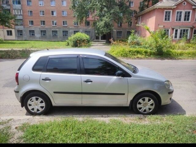 Серый Фольксваген Поло, объемом двигателя 1.4 л и пробегом 220 тыс. км за 6500 $, фото 1 на Automoto.ua