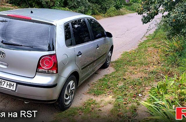 Серый Фольксваген Поло, объемом двигателя 1.2 л и пробегом 198 тыс. км за 3500 $, фото 1 на Automoto.ua