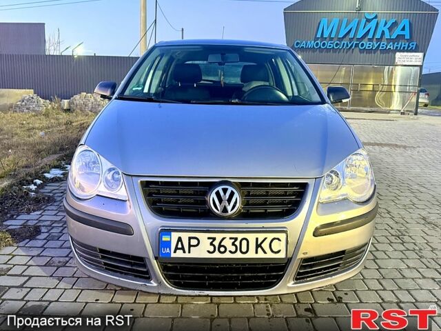 Сірий Фольксваген Поло, об'ємом двигуна 1.4 л та пробігом 235 тис. км за 5800 $, фото 1 на Automoto.ua