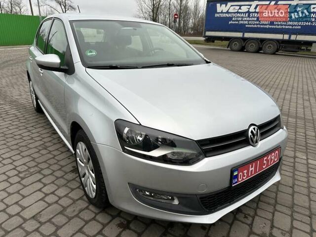 Серый Фольксваген Поло, объемом двигателя 1.6 л и пробегом 177 тыс. км за 8650 $, фото 1 на Automoto.ua