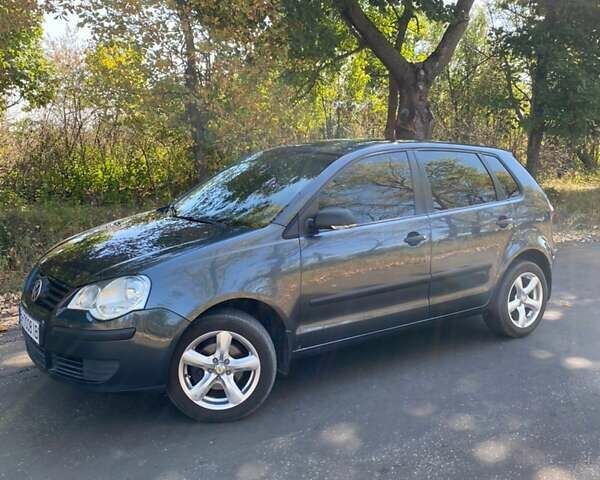 Сірий Фольксваген Поло, об'ємом двигуна 1.4 л та пробігом 191 тис. км за 5400 $, фото 1 на Automoto.ua