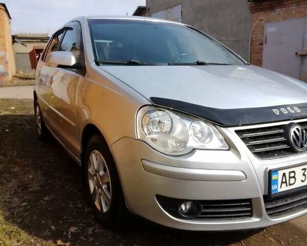 Серый Фольксваген Поло, объемом двигателя 1.4 л и пробегом 190 тыс. км за 4500 $, фото 1 на Automoto.ua