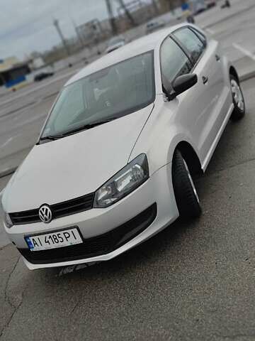 Серый Фольксваген Поло, объемом двигателя 1.6 л и пробегом 300 тыс. км за 5400 $, фото 1 на Automoto.ua