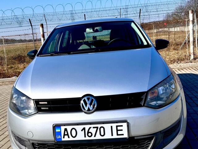 Серый Фольксваген Поло, объемом двигателя 1.4 л и пробегом 175 тыс. км за 6700 $, фото 1 на Automoto.ua