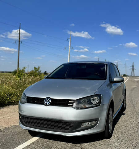 Сірий Фольксваген Поло, об'ємом двигуна 1.6 л та пробігом 215 тис. км за 6800 $, фото 1 на Automoto.ua