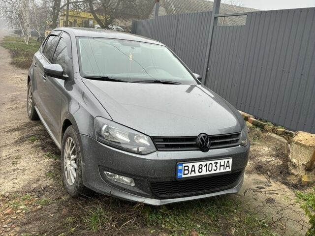 Серый Фольксваген Поло, объемом двигателя 1.4 л и пробегом 225 тыс. км за 6500 $, фото 1 на Automoto.ua