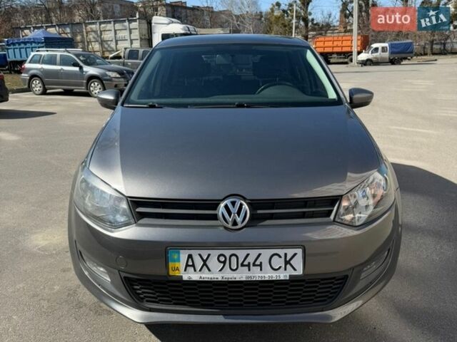 Сірий Фольксваген Поло, об'ємом двигуна 1.39 л та пробігом 127 тис. км за 6500 $, фото 1 на Automoto.ua
