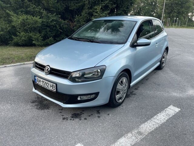 Серый Фольксваген Поло, объемом двигателя 1.2 л и пробегом 2 тыс. км за 5000 $, фото 1 на Automoto.ua