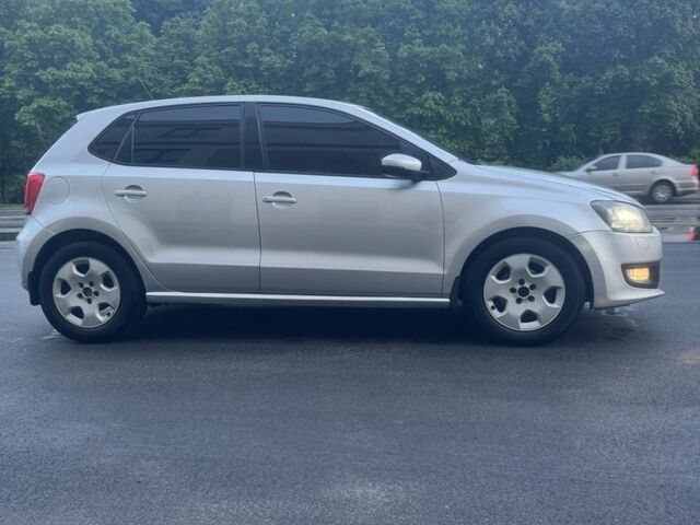 Сірий Фольксваген Поло, об'ємом двигуна 1.4 л та пробігом 198 тис. км за 7300 $, фото 1 на Automoto.ua