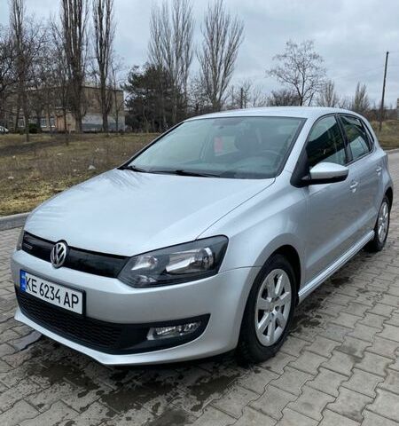 Серый Фольксваген Поло, объемом двигателя 1.2 л и пробегом 208 тыс. км за 5900 $, фото 1 на Automoto.ua