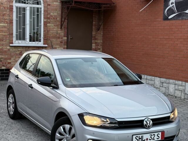 Сірий Фольксваген Поло, об'ємом двигуна 1.6 л та пробігом 203 тис. км за 17777 $, фото 1 на Automoto.ua