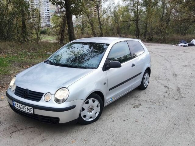 Серый Фольксваген Поло, объемом двигателя 1.2 л и пробегом 215 тыс. км за 2300 $, фото 1 на Automoto.ua