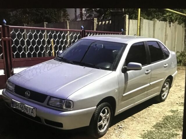 Серый Фольксваген Поло, объемом двигателя 1.4 л и пробегом 300 тыс. км за 2650 $, фото 1 на Automoto.ua