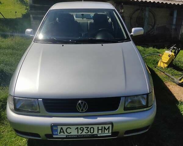 Серый Фольксваген Поло, объемом двигателя 0 л и пробегом 124 тыс. км за 4500 $, фото 1 на Automoto.ua