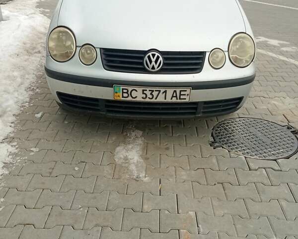 Серый Фольксваген Поло, объемом двигателя 1.4 л и пробегом 300 тыс. км за 1999 $, фото 1 на Automoto.ua