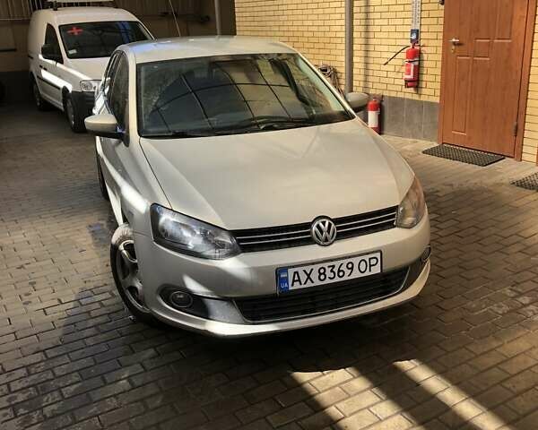 Серый Фольксваген Поло, объемом двигателя 1.6 л и пробегом 141 тыс. км за 5999 $, фото 1 на Automoto.ua