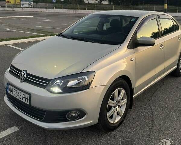 Серый Фольксваген Поло, объемом двигателя 1.6 л и пробегом 279 тыс. км за 6000 $, фото 1 на Automoto.ua