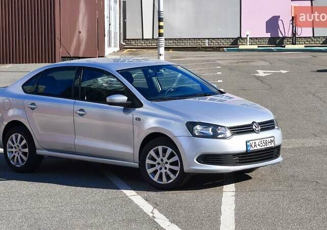 Серый Фольксваген Поло, объемом двигателя 1.6 л и пробегом 204 тыс. км за 7400 $, фото 1 на Automoto.ua