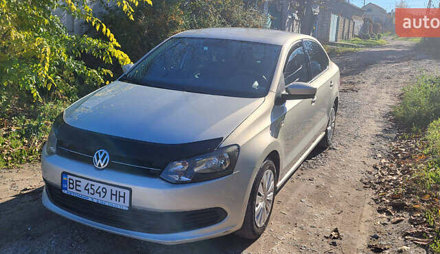 Серый Фольксваген Поло, объемом двигателя 1.6 л и пробегом 241 тыс. км за 8600 $, фото 1 на Automoto.ua