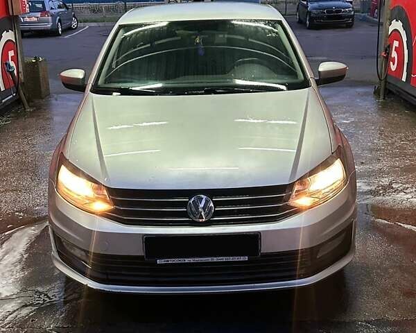 Серый Фольксваген Поло, объемом двигателя 1.6 л и пробегом 235 тыс. км за 6800 $, фото 1 на Automoto.ua