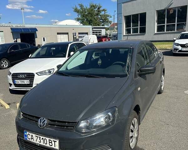 Серый Фольксваген Поло, объемом двигателя 1.6 л и пробегом 172 тыс. км за 7500 $, фото 1 на Automoto.ua