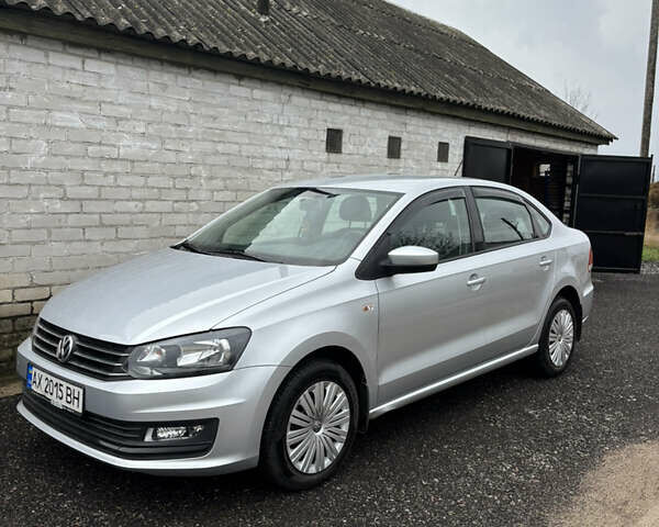 Серый Фольксваген Поло, объемом двигателя 1.4 л и пробегом 64 тыс. км за 11000 $, фото 1 на Automoto.ua