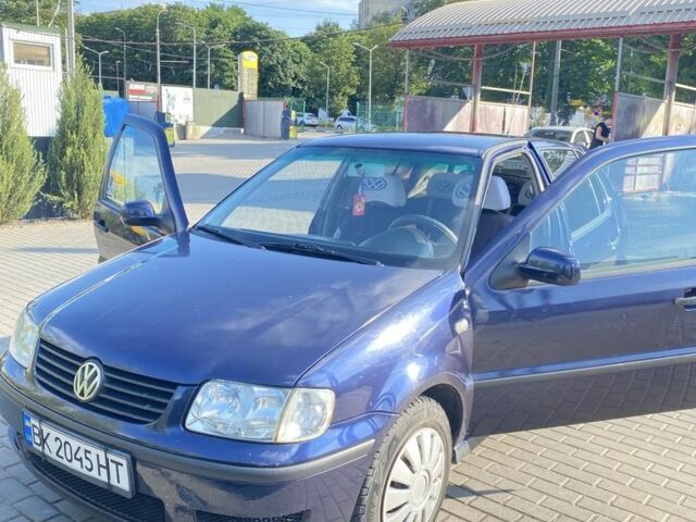 Синий Фольксваген Поло, объемом двигателя 1 л и пробегом 237 тыс. км за 2300 $, фото 1 на Automoto.ua