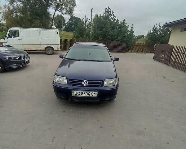 Синий Фольксваген Поло, объемом двигателя 1 л и пробегом 285 тыс. км за 2200 $, фото 1 на Automoto.ua