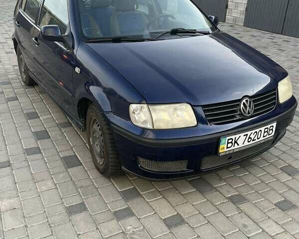 Синий Фольксваген Поло, объемом двигателя 1 л и пробегом 225 тыс. км за 2550 $, фото 1 на Automoto.ua