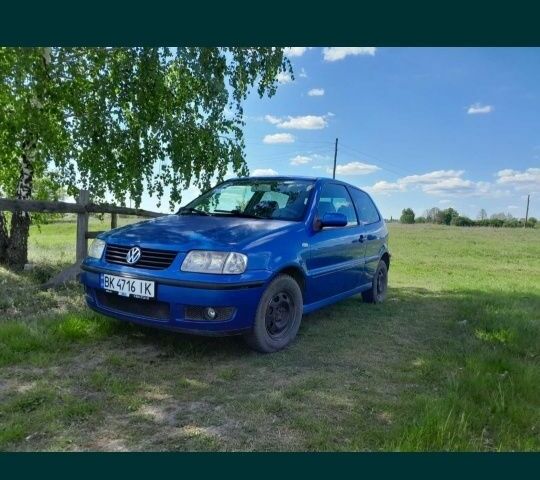 Синий Фольксваген Поло, объемом двигателя 1.4 л и пробегом 270 тыс. км за 2275 $, фото 1 на Automoto.ua