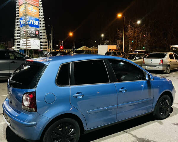 Синий Фольксваген Поло, объемом двигателя 1.39 л и пробегом 273 тыс. км за 4500 $, фото 1 на Automoto.ua