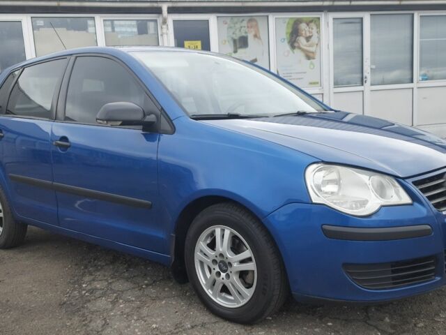 Синий Фольксваген Поло, объемом двигателя 1.4 л и пробегом 237 тыс. км за 3850 $, фото 1 на Automoto.ua