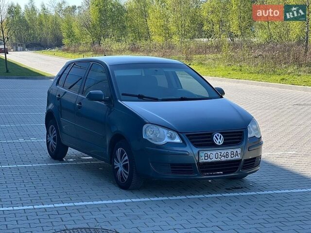 Синий Фольксваген Поло, объемом двигателя 1.42 л и пробегом 300 тыс. км за 3000 $, фото 1 на Automoto.ua